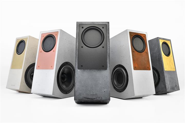 Active high end store speakers